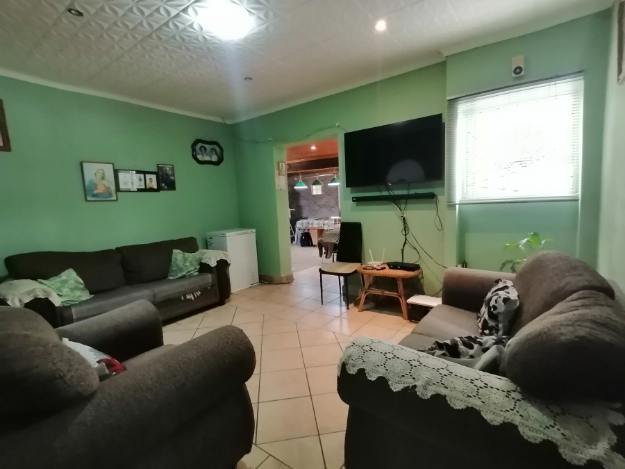 3 Bedroom Property for Sale in Perm Gardens Western Cape